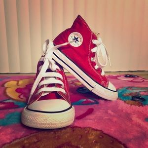 Red converse size 7